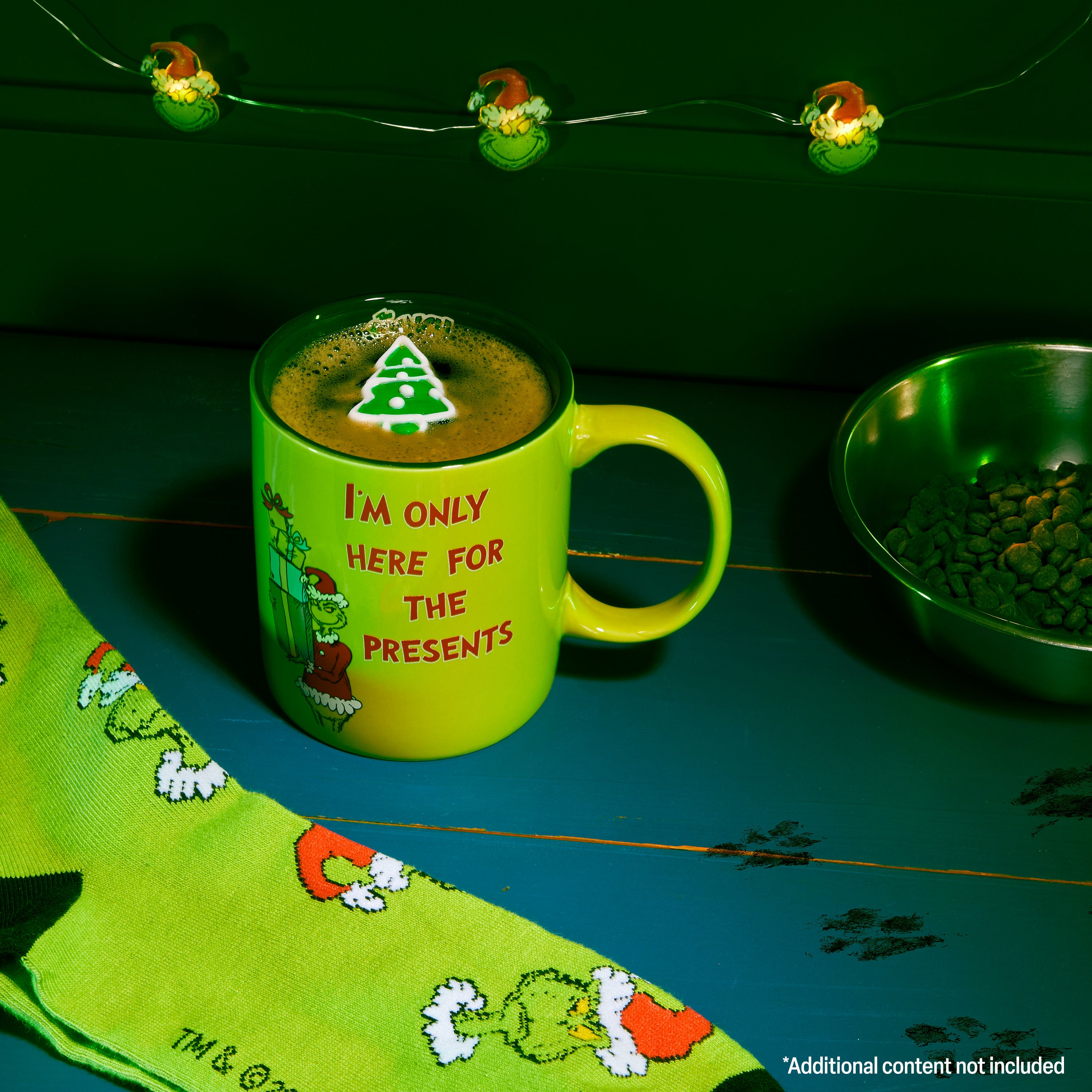 The Grinch Mug and Socks Gift Set Calf Socks and 325ml Mug - Gifts for Him - Get Trend